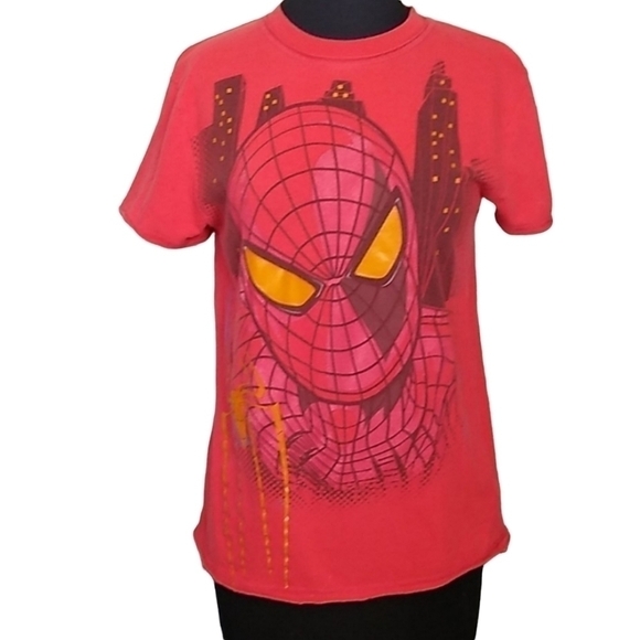 Marvel Spiderman SZ Juniors XL Red T Shirt Face City Background Spiderweb Comic - Picture 1 of 9